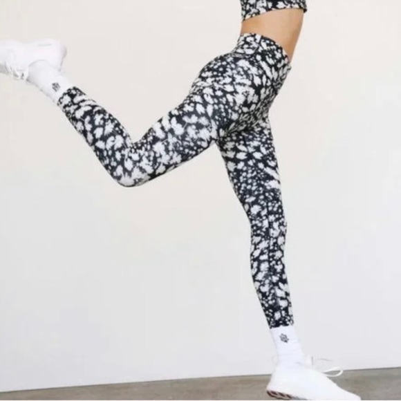 Free People Leggings - Lose Control Wrap Leggings New with Tags / Rare Find - Picture 4 of 8